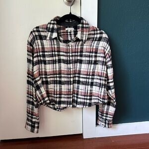 Black & red plaid flannel size small